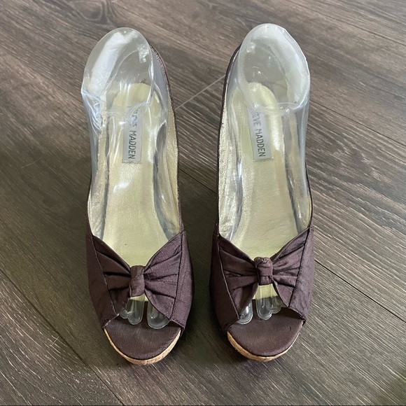 Steve Madden Chiffon Brown Knot Wedges - Picture 4 of 7